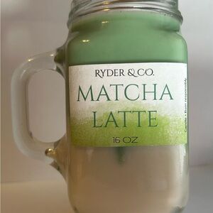 Matcha Latte Scented Candle - Green / White